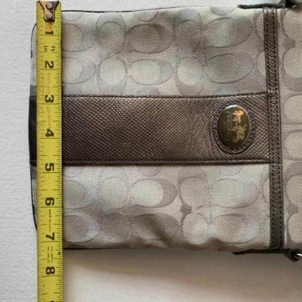 Coach Metallic Sutton Signature Swingpack - Picture 3 of 7